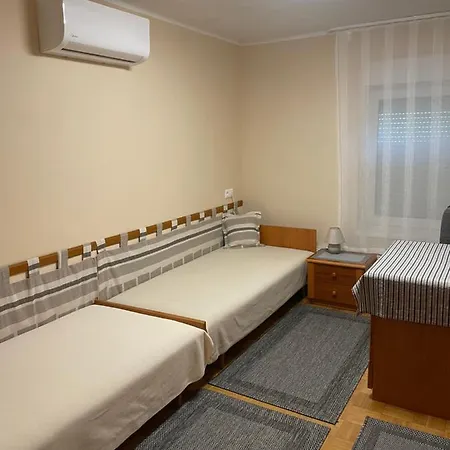 Kertes Nyaralohaz Holiday home *