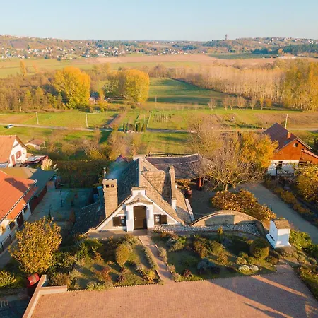 Kertes Nyaralohaz Hébergement de vacances
